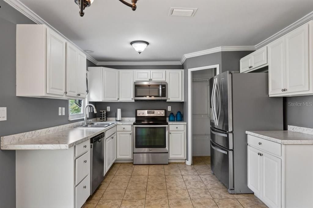 En Venta: $225,000 (2 camas, 1 baños, 896 Pies cuadrados)