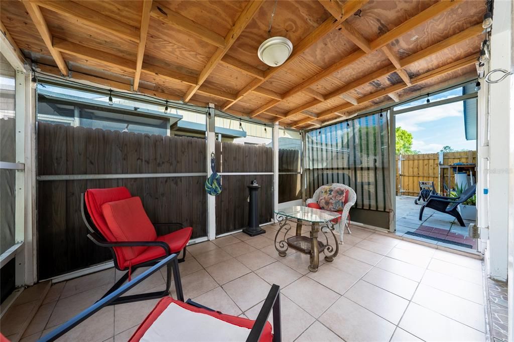 En Venta: $275,000 (3 camas, 2 baños, 1067 Pies cuadrados)