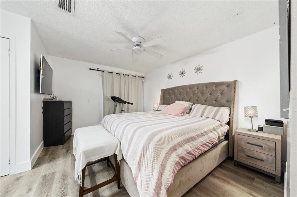 En Venta: $275,000 (3 camas, 2 baños, 1067 Pies cuadrados)