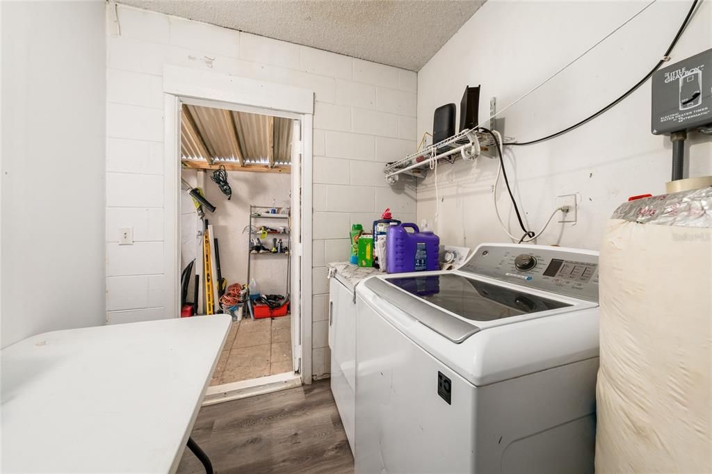 En Venta: $275,000 (3 camas, 2 baños, 1067 Pies cuadrados)