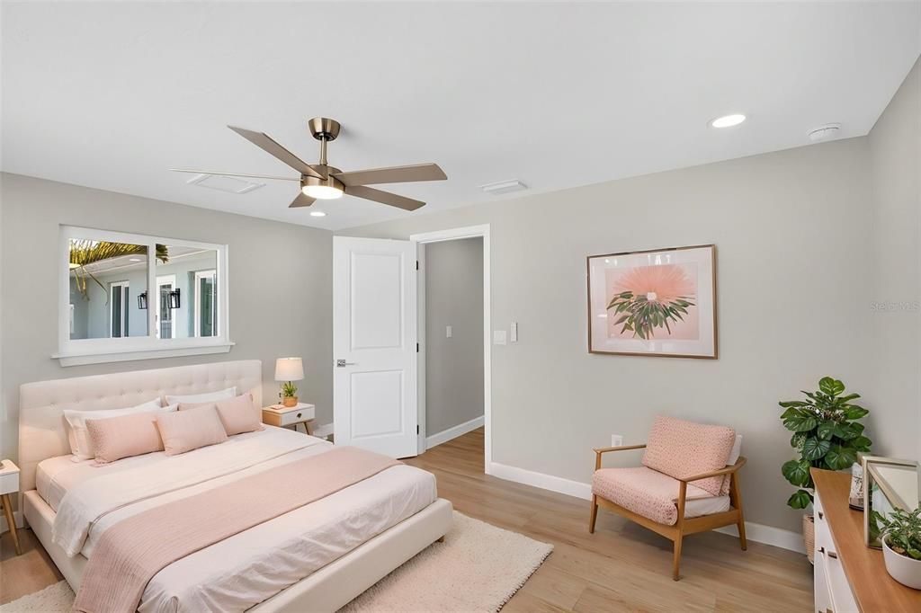 For Sale: $1,100,000 (4 beds, 2 baths, 2512 Square Feet)