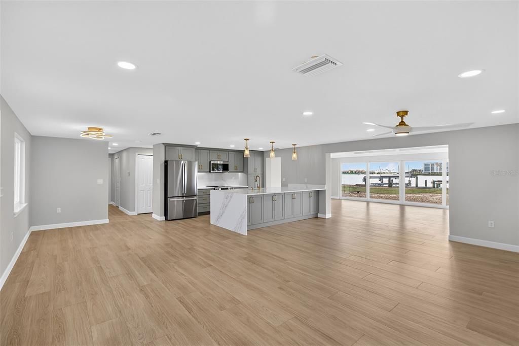 For Sale: $1,100,000 (4 beds, 2 baths, 2512 Square Feet)