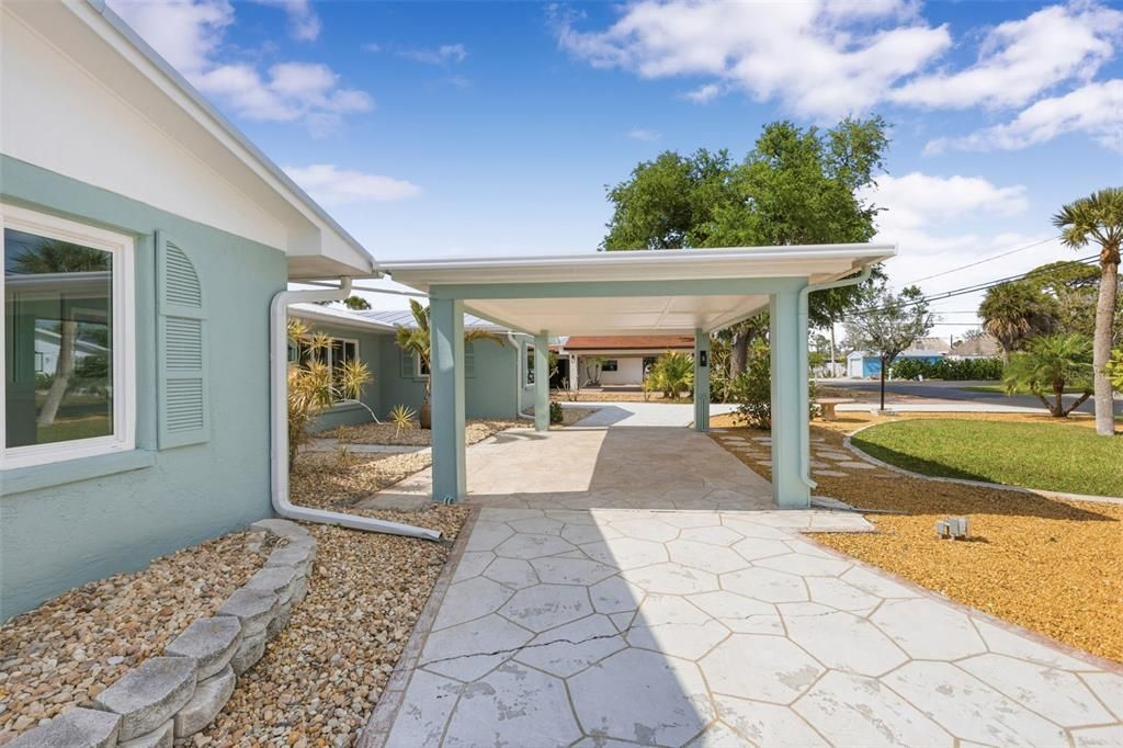 For Sale: $1,100,000 (4 beds, 2 baths, 2512 Square Feet)