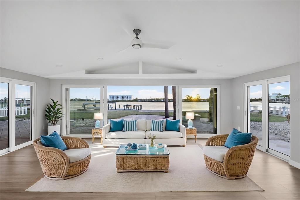 For Sale: $1,100,000 (4 beds, 2 baths, 2512 Square Feet)