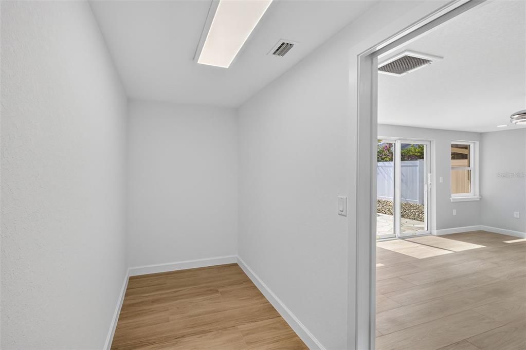 For Sale: $1,100,000 (4 beds, 2 baths, 2512 Square Feet)