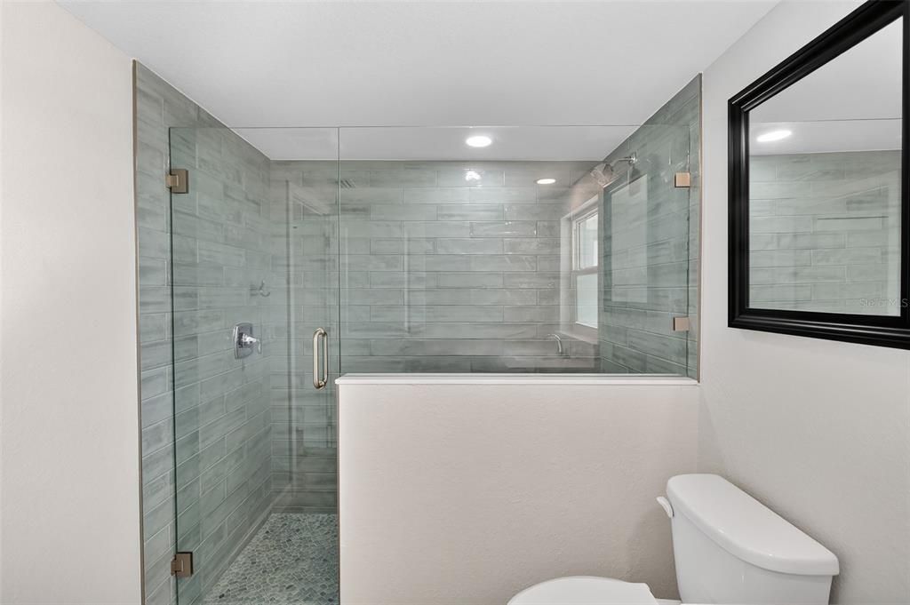 For Sale: $1,100,000 (4 beds, 2 baths, 2512 Square Feet)