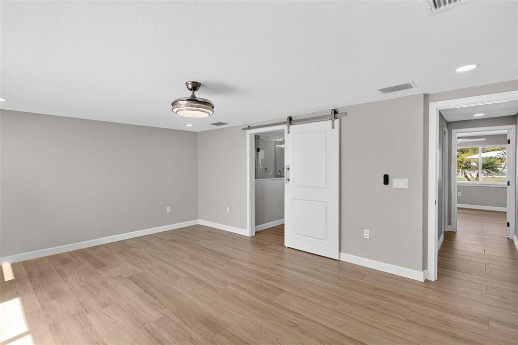 For Sale: $1,100,000 (4 beds, 2 baths, 2512 Square Feet)