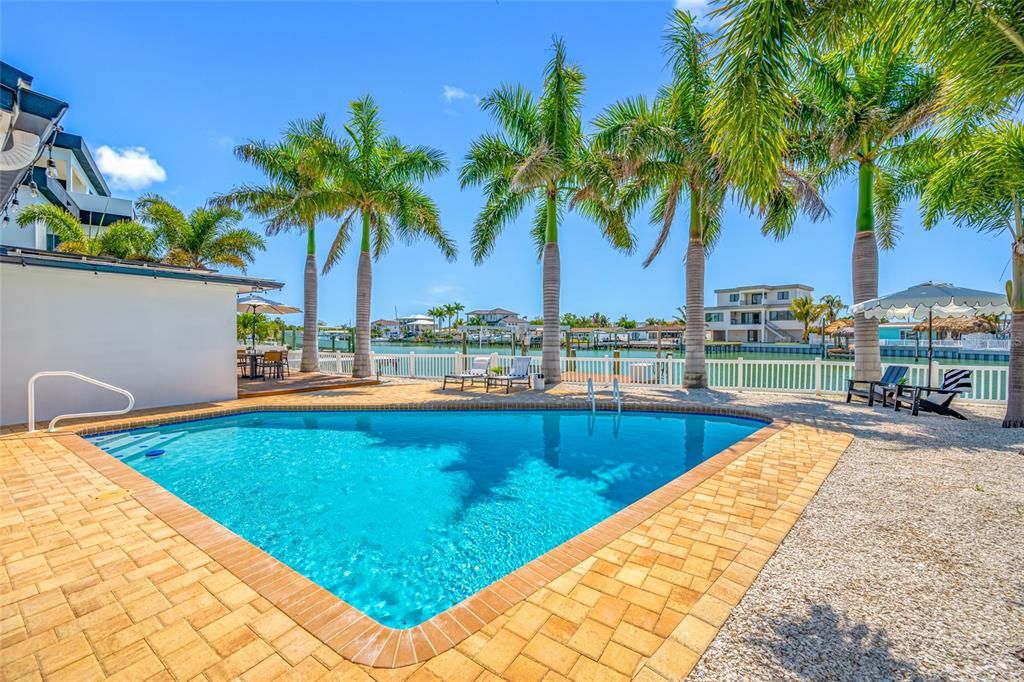 Active With Contract: $1,194,900 (3 beds, 2 baths, 1738 Square Feet)