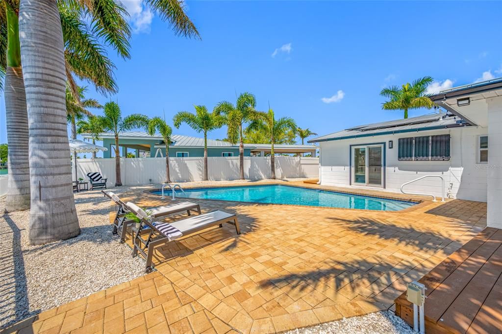 Active With Contract: $1,194,900 (3 beds, 2 baths, 1738 Square Feet)