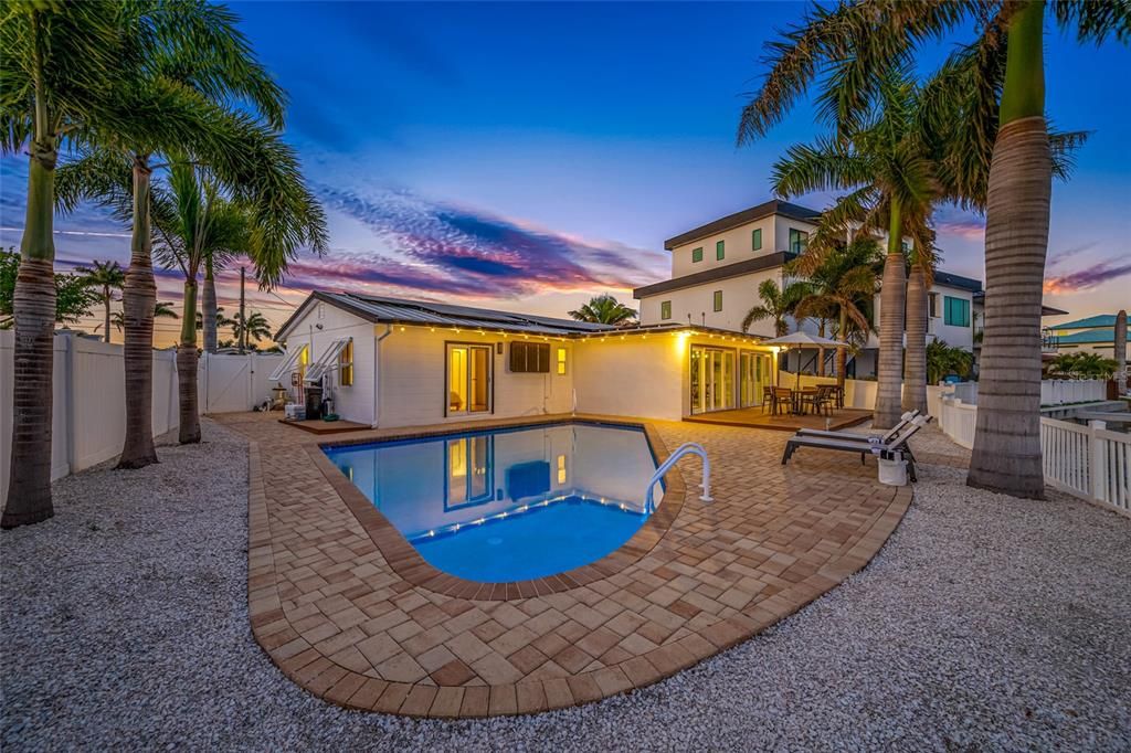 Active With Contract: $1,194,900 (3 beds, 2 baths, 1738 Square Feet)