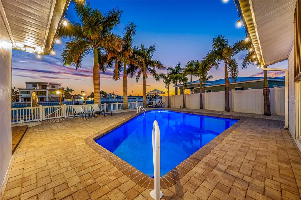 Active With Contract: $1,194,900 (3 beds, 2 baths, 1738 Square Feet)