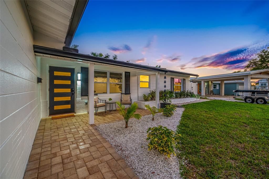 Active With Contract: $1,194,900 (3 beds, 2 baths, 1738 Square Feet)