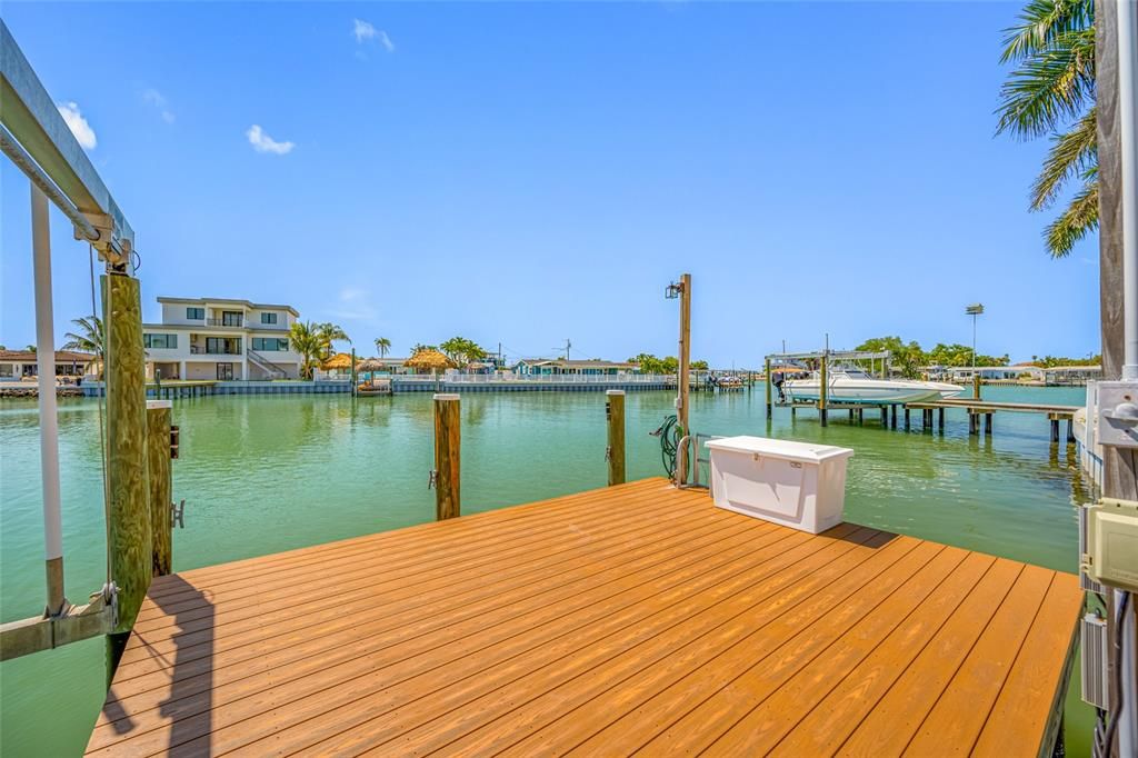 Active With Contract: $1,194,900 (3 beds, 2 baths, 1738 Square Feet)