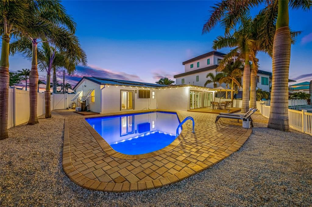 Active With Contract: $1,194,900 (3 beds, 2 baths, 1738 Square Feet)