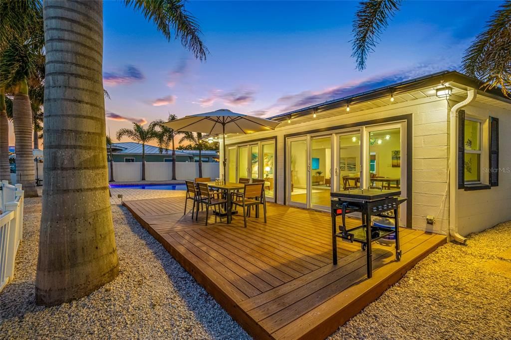 Active With Contract: $1,194,900 (3 beds, 2 baths, 1738 Square Feet)