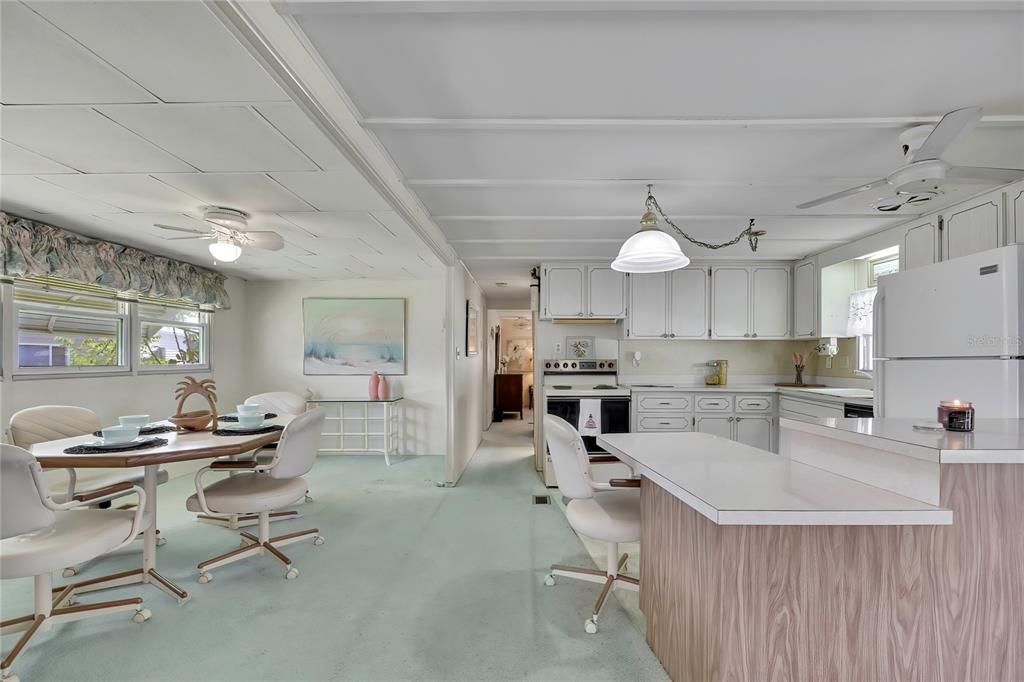 На продажу: $119,000 (2 спален, 1 ванн, 1008 Квадратных фут)