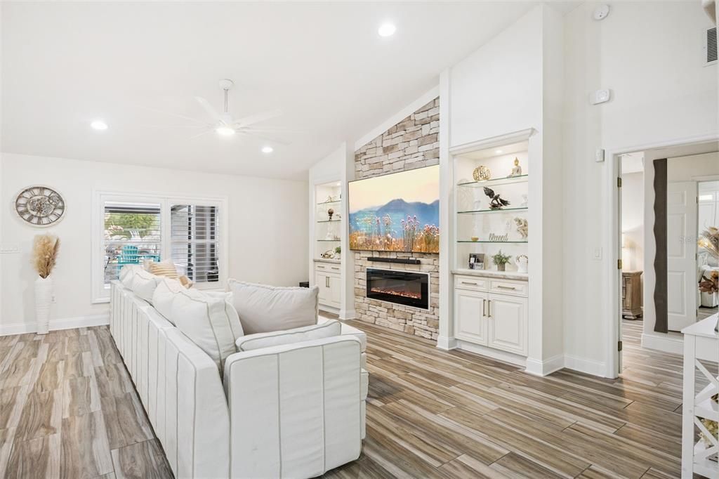 En Venta: $795,000 (5 camas, 3 baños, 3110 Pies cuadrados)