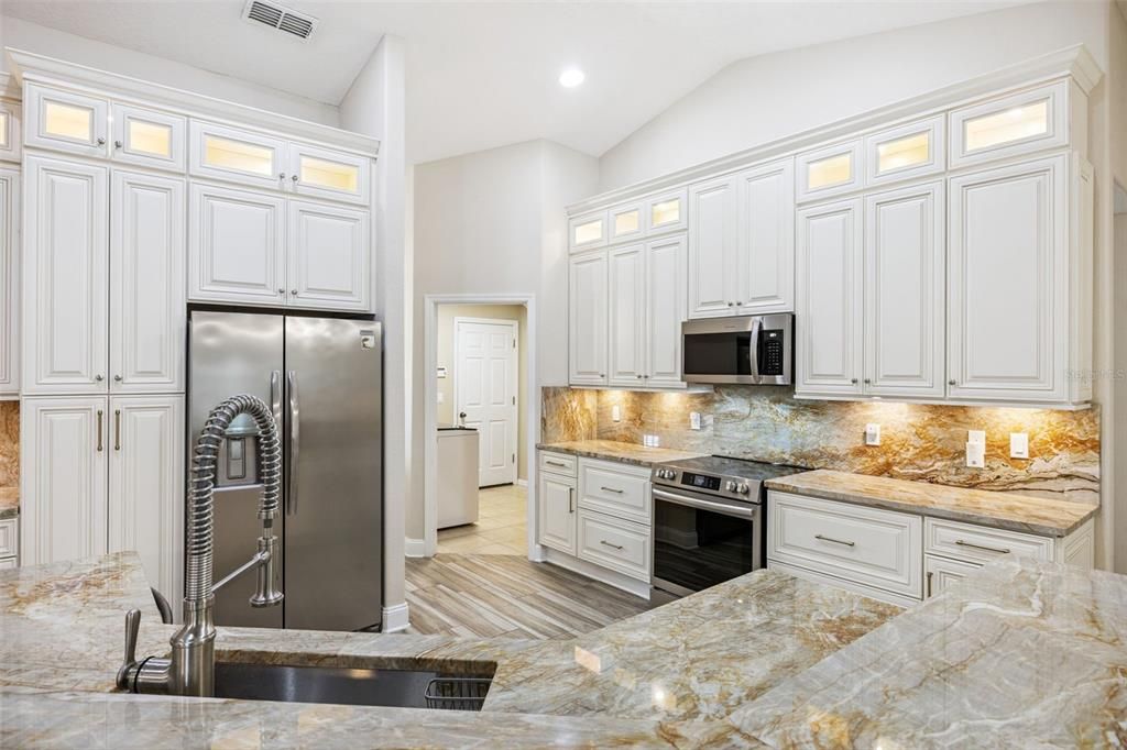 En Venta: $795,000 (5 camas, 3 baños, 3110 Pies cuadrados)