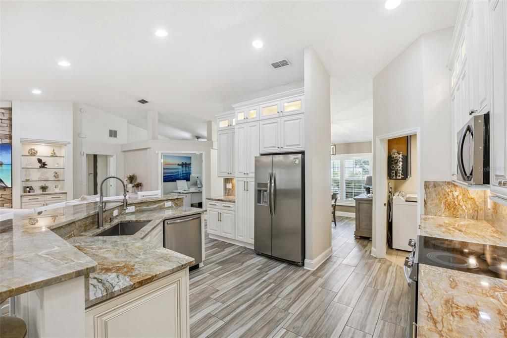 En Venta: $795,000 (5 camas, 3 baños, 3110 Pies cuadrados)