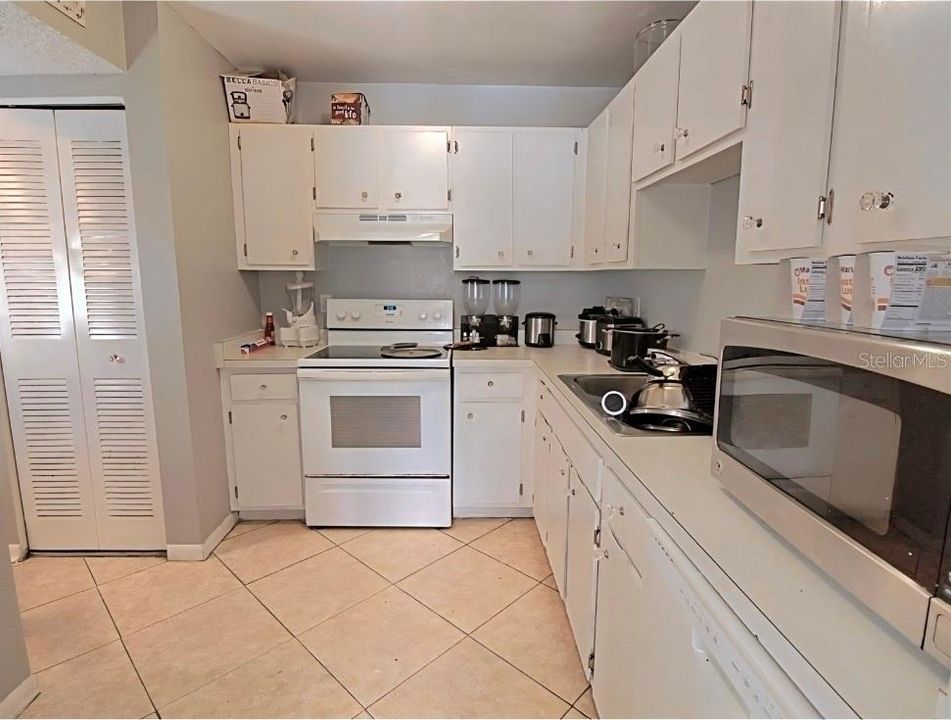 En Renta: $1,700 (3 camas, 2 baños, 1216 Pies cuadrados)