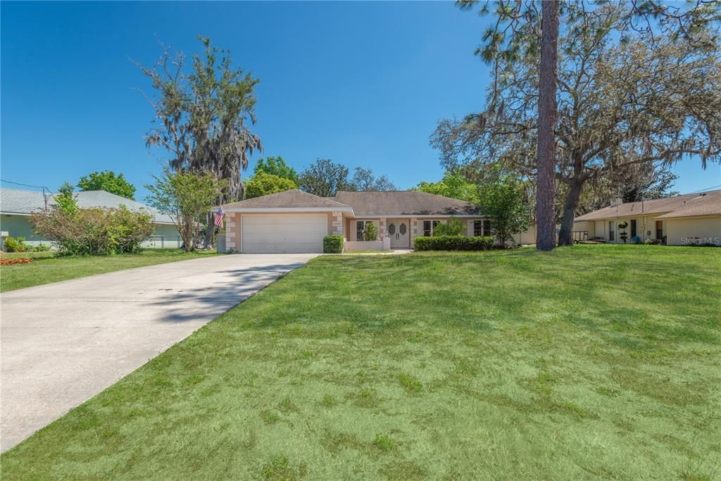 Под контрактом: $309,900 (3 спален, 2 ванн, 1833 Квадратных фут)
