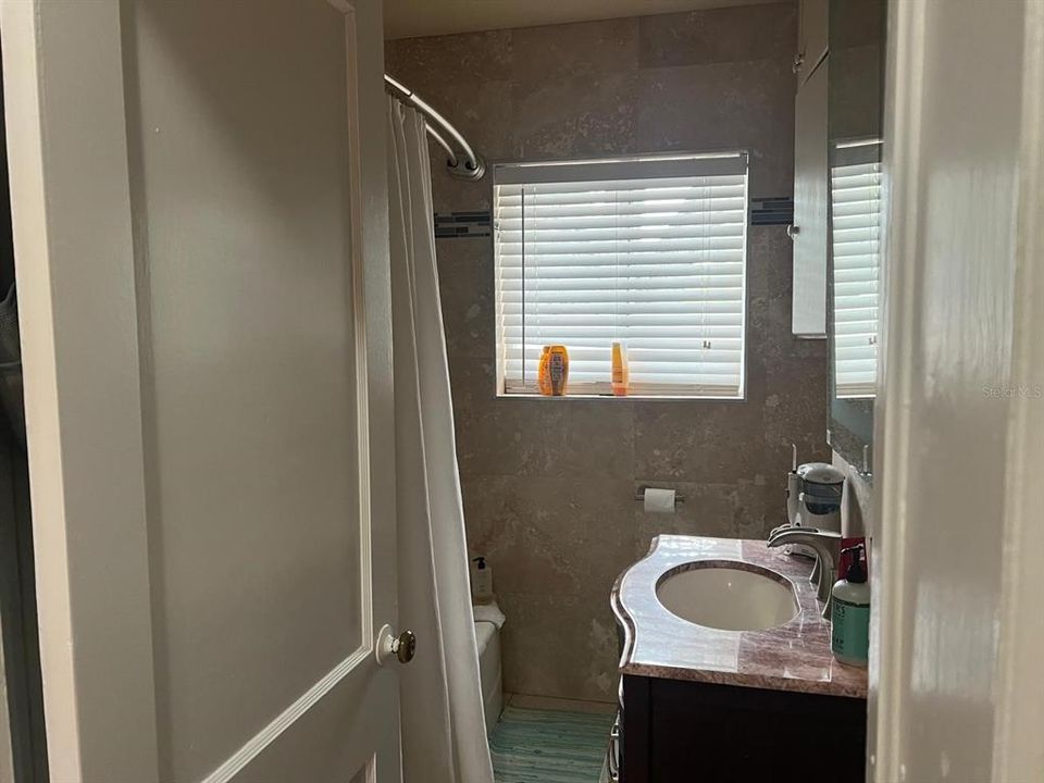 На продажу: $1,300,000 (5 спален, 0 ванн, 2175 Квадратных фут)