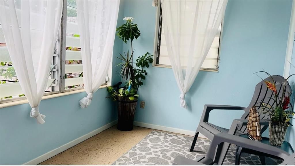 На продажу: $1,300,000 (5 спален, 0 ванн, 2175 Квадратных фут)