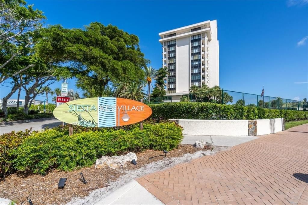 На продажу: $1,300,000 (5 спален, 0 ванн, 2175 Квадратных фут)