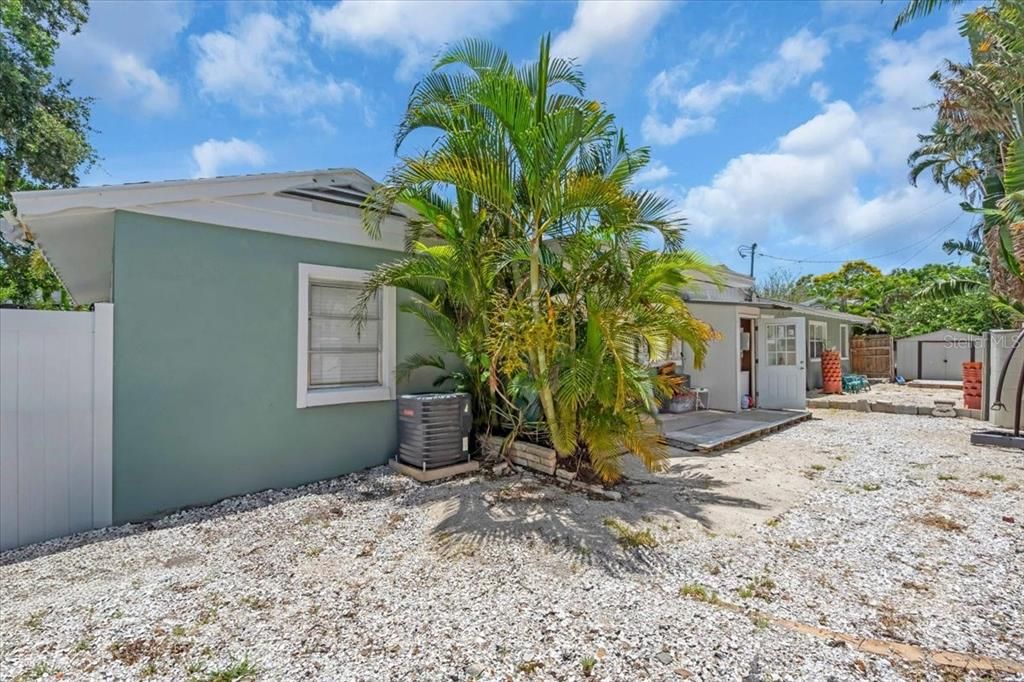 На продажу: $1,300,000 (5 спален, 0 ванн, 2175 Квадратных фут)