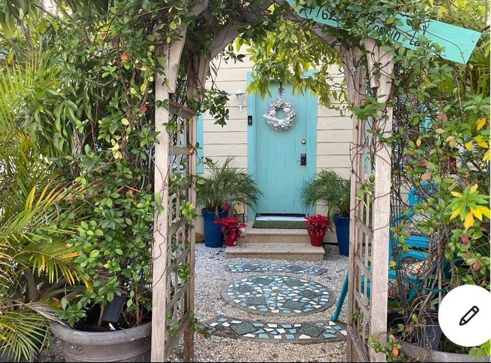 На продажу: $1,300,000 (5 спален, 0 ванн, 2175 Квадратных фут)