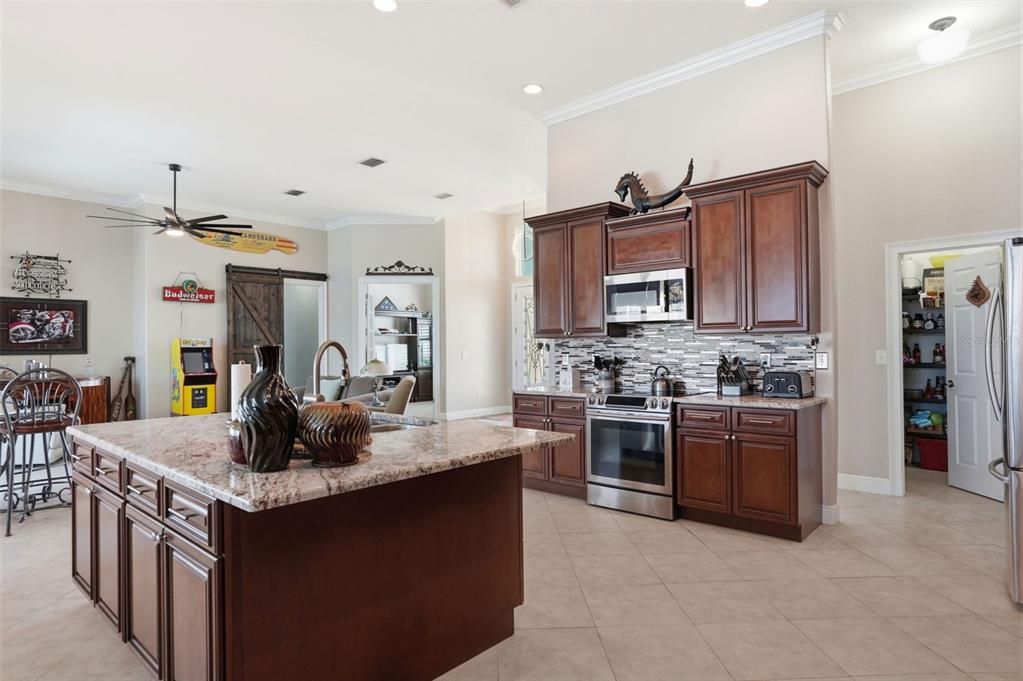 For Sale: $669,000 (3 beds, 3 baths, 2851 Square Feet)