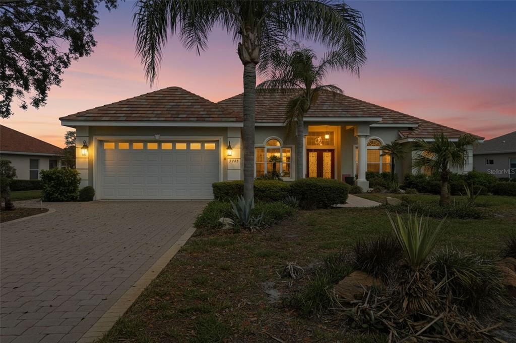 For Sale: $669,000 (3 beds, 3 baths, 2851 Square Feet)