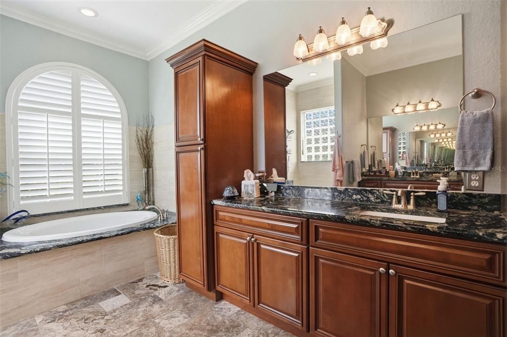 For Sale: $669,000 (3 beds, 3 baths, 2851 Square Feet)