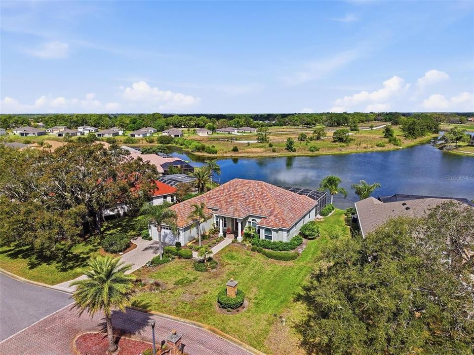 For Sale: $669,000 (3 beds, 3 baths, 2851 Square Feet)
