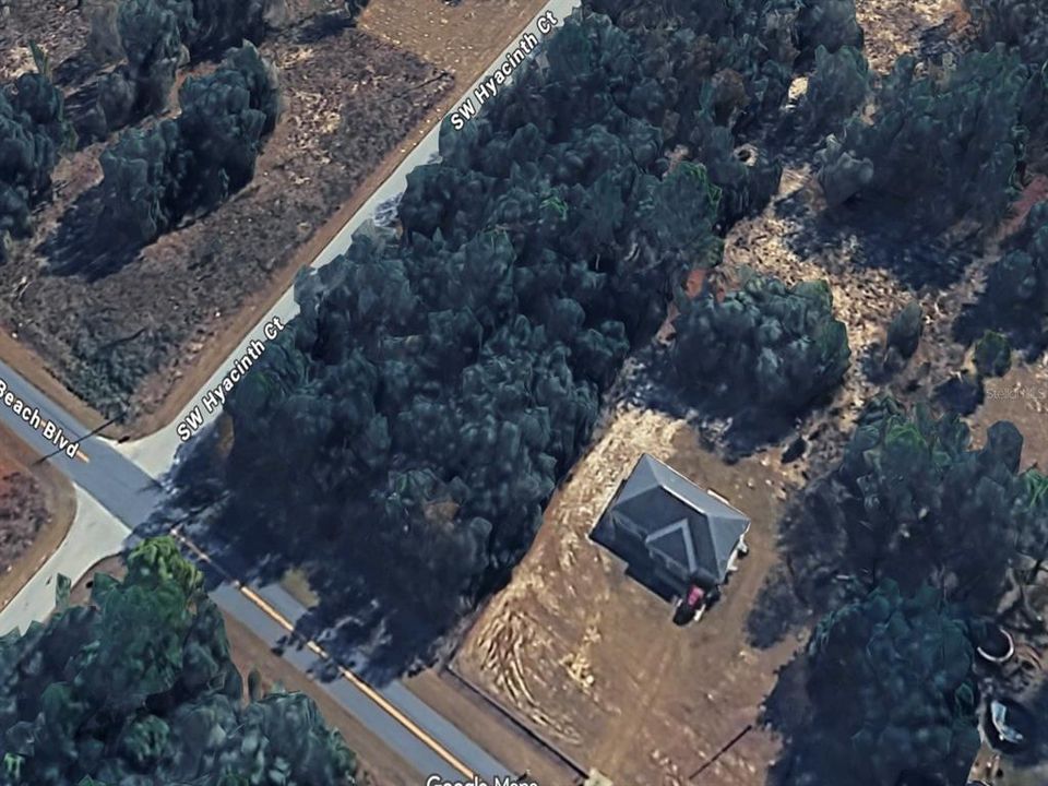 На продажу: $26,000 (0.99 acres)