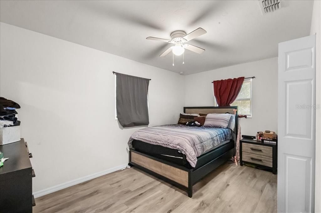 На продажу: $193,779 (3 спален, 1 ванн, 960 Квадратных фут)