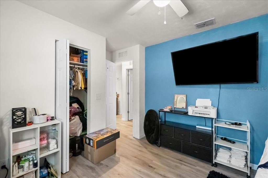 На продажу: $193,779 (3 спален, 1 ванн, 960 Квадратных фут)