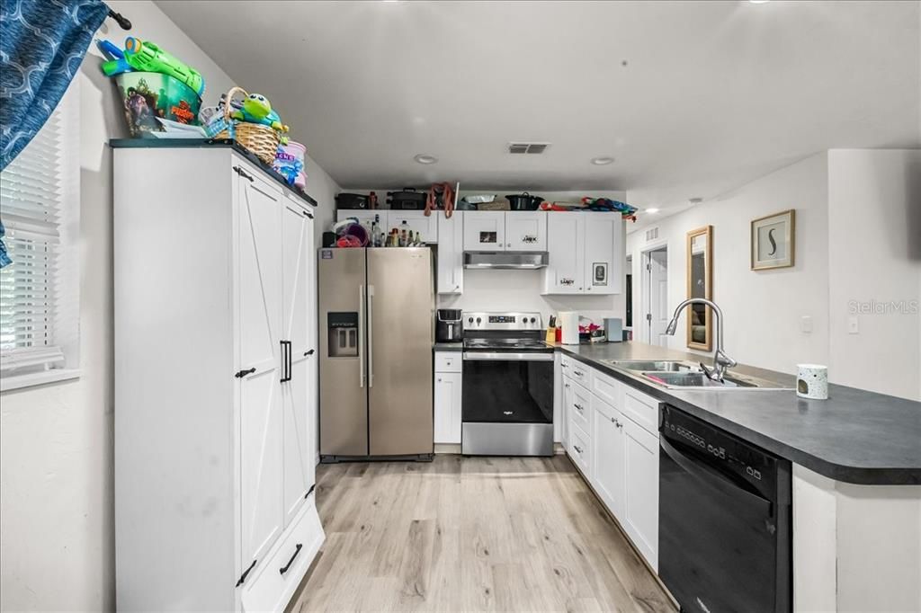 На продажу: $193,779 (3 спален, 1 ванн, 960 Квадратных фут)