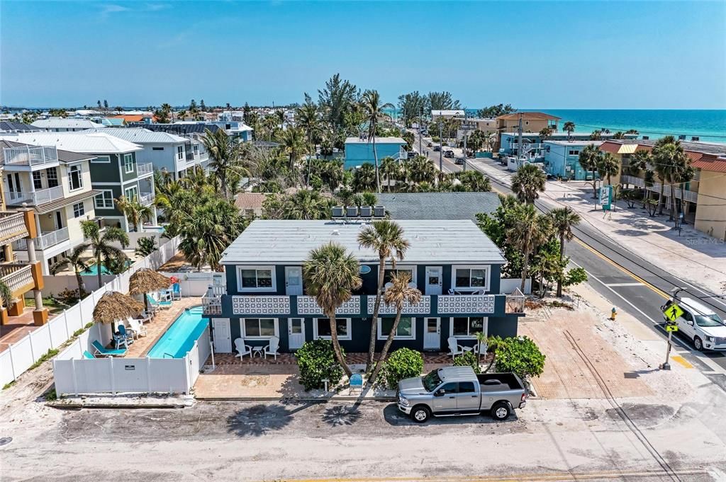 En Venta: $699,000 (2 camas, 2 baños, 720 Pies cuadrados)