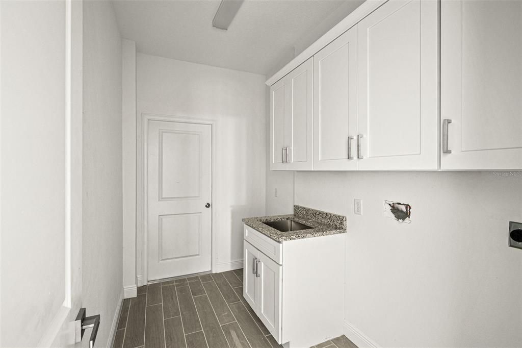Activo con contrato: $260,000 (3 camas, 2 baños, 1595 Pies cuadrados)
