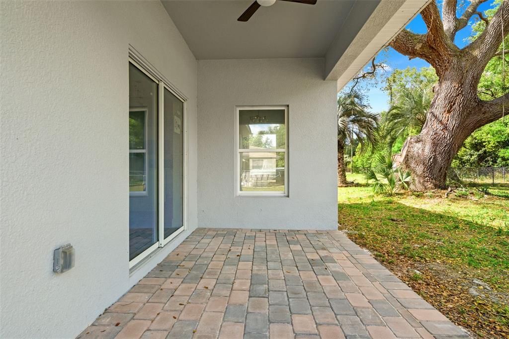 Activo con contrato: $260,000 (3 camas, 2 baños, 1595 Pies cuadrados)
