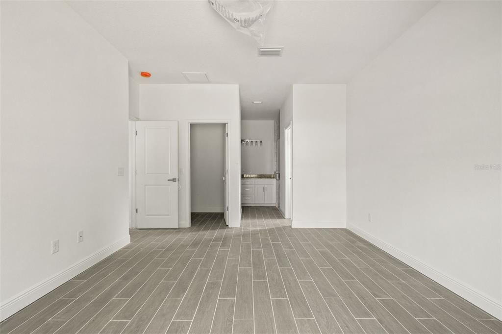 Activo con contrato: $260,000 (3 camas, 2 baños, 1595 Pies cuadrados)