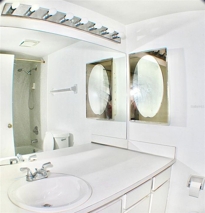 В аренду: $2,250 (2 спален, 2 ванн, 1170 Квадратных фут)