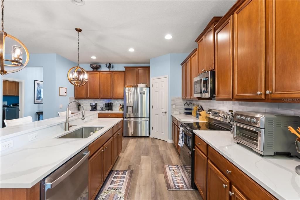 En Venta: $474,900 (4 camas, 2 baños, 2426 Pies cuadrados)