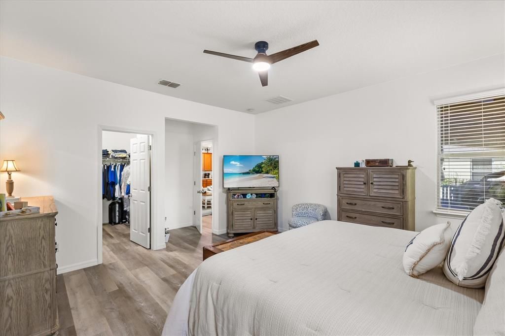 En Venta: $474,900 (4 camas, 2 baños, 2426 Pies cuadrados)