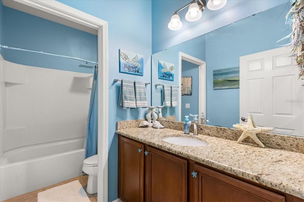 En Venta: $474,900 (4 camas, 2 baños, 2426 Pies cuadrados)