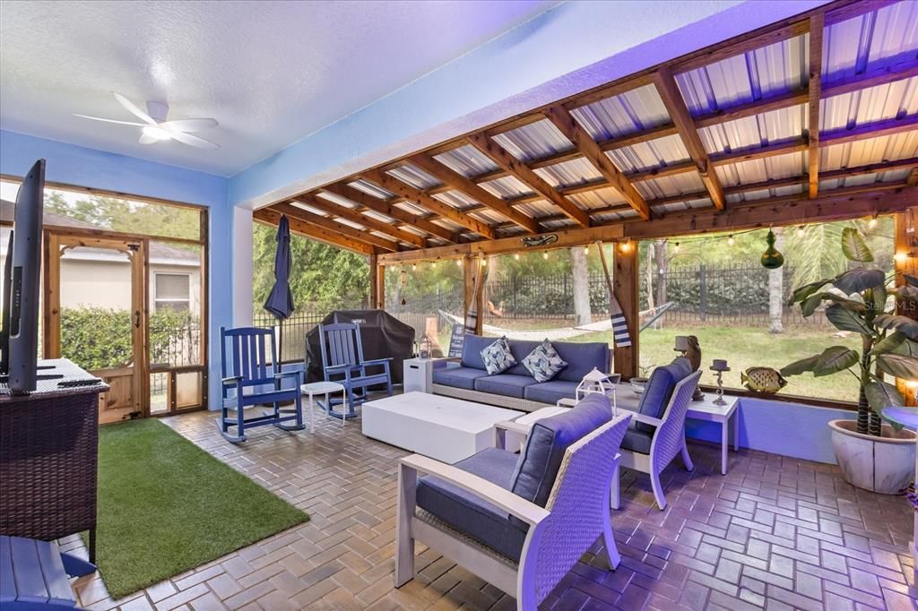 En Venta: $474,900 (4 camas, 2 baños, 2426 Pies cuadrados)