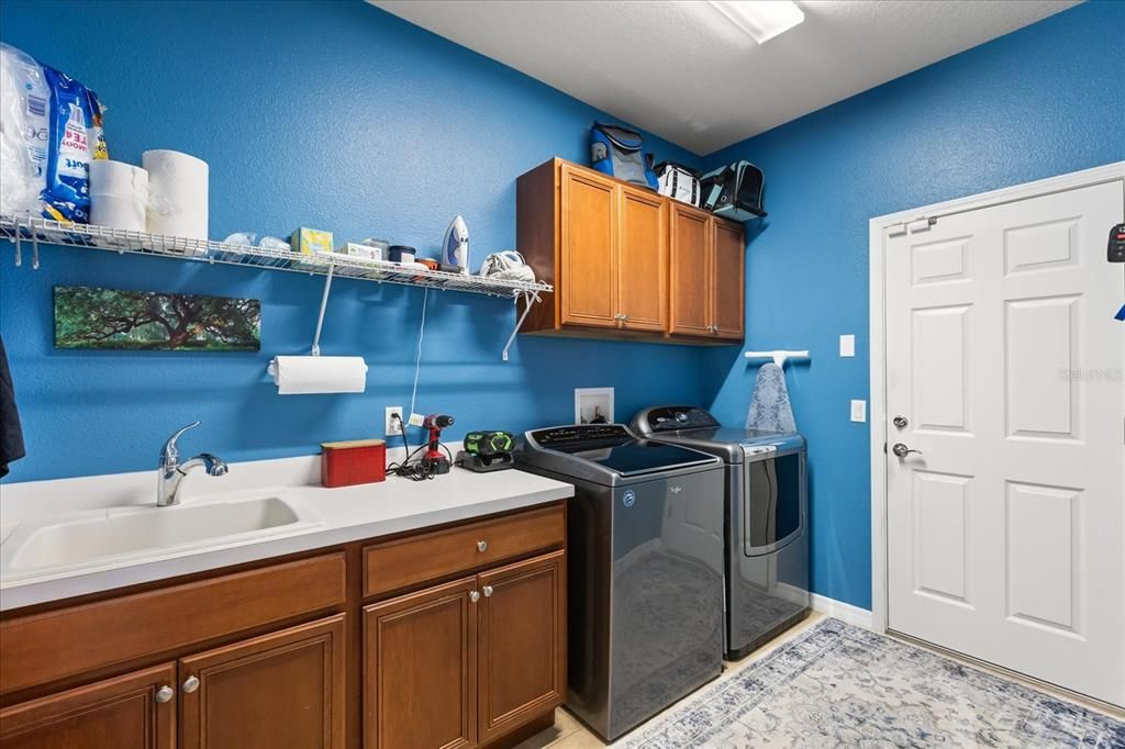 En Venta: $474,900 (4 camas, 2 baños, 2426 Pies cuadrados)