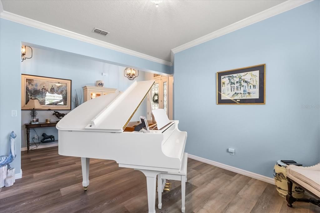 En Venta: $474,900 (4 camas, 2 baños, 2426 Pies cuadrados)