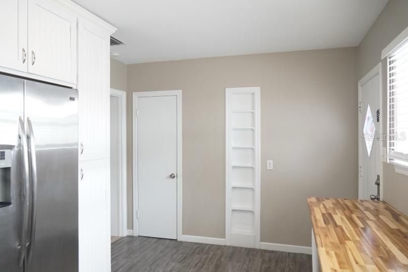 На продажу: $1,100,000 (4 спален, 0 ванн, 2020 Квадратных фут)